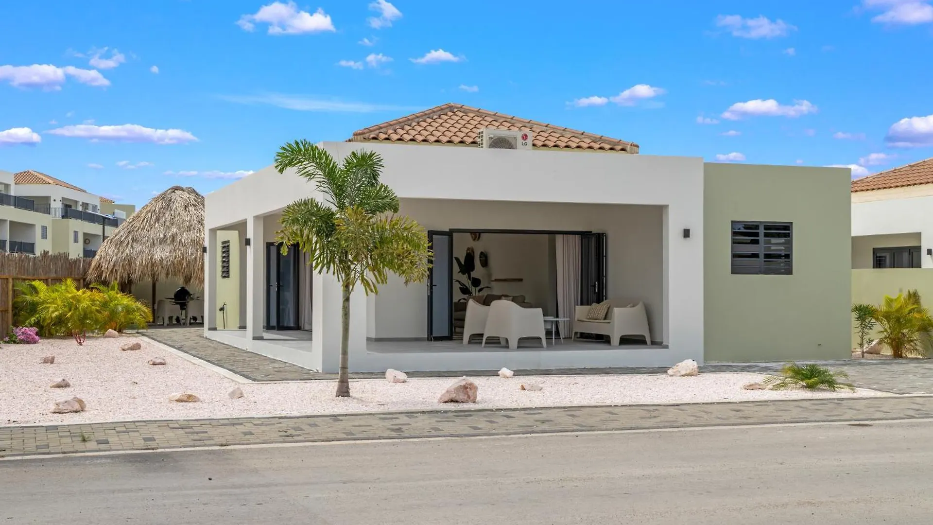 Villa Mambo Beach With Private Pool Willemstad