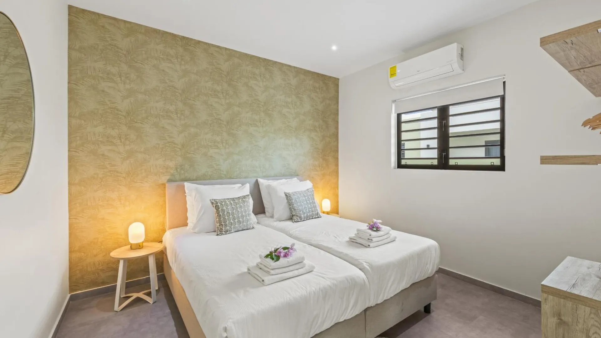 Villa Mambo Beach With Private Pool Виллемстад